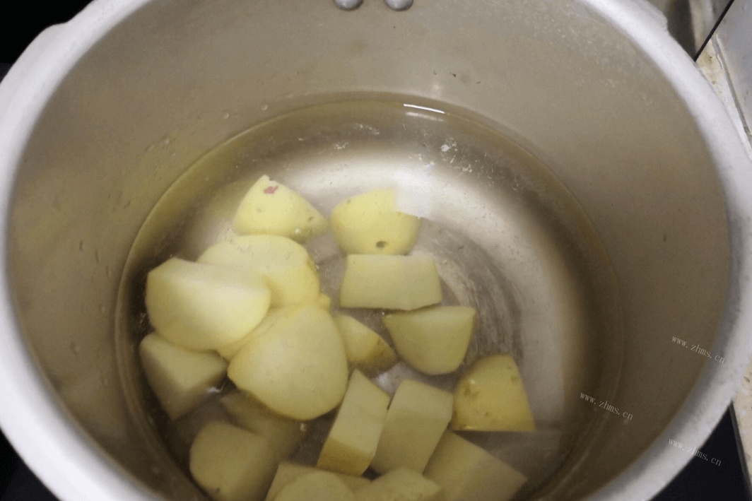 土豆泥怎么做好吃？这么做好吃到舔碗第二步
