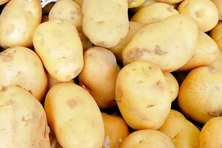 切土豆丝的时候切多了。切成丝的土豆怎么保存？
