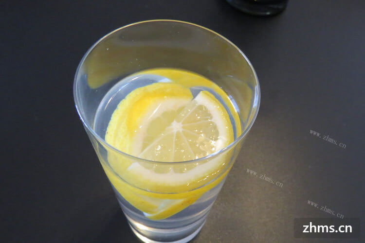 在家里想要做蜂蜜柠檬水喝，请问蜂蜜柠檬水柠檬怎么切才合适？