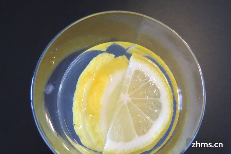 白天能喝柠檬水吗