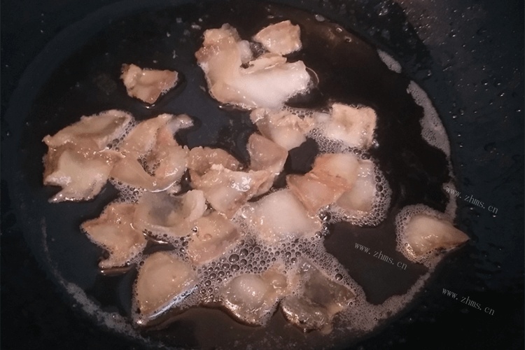 青豆角炒肉的做法，好吃的家常菜10分钟就能做出来第二步