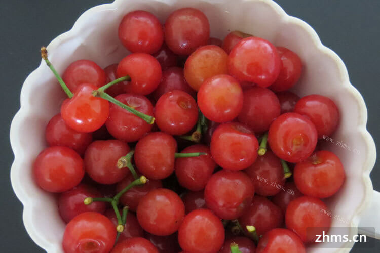 超市樱桃品种多，有知道智利大樱桃和车厘子的区别的吗？