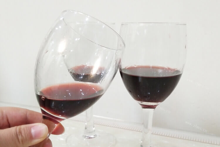 法国红酒特别的好喝，我告诉大家法国红酒用社么葡萄？