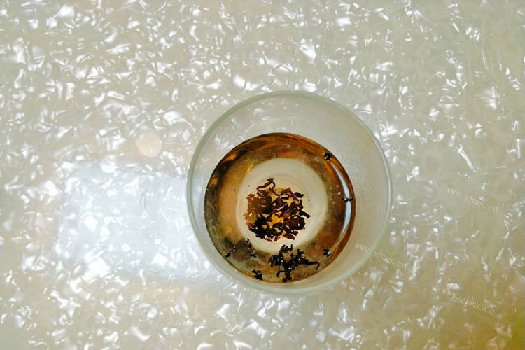 深夜食堂的白桃乌龙茶口感是不是很好喝呀？有人喝过吗？