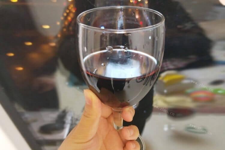 法国红酒特别的好喝，我告诉大家法国红酒用社么葡萄？