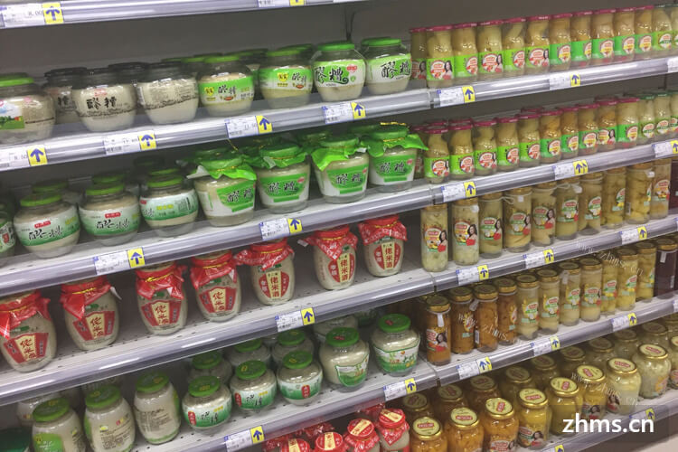现在四川超市品牌很多，投资哪个巴中小型超市加盟店牌子比较好呢