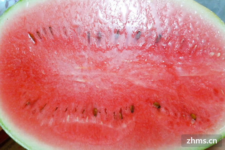 最近特别想吃西瓜，西瓜的热量大不大呀？