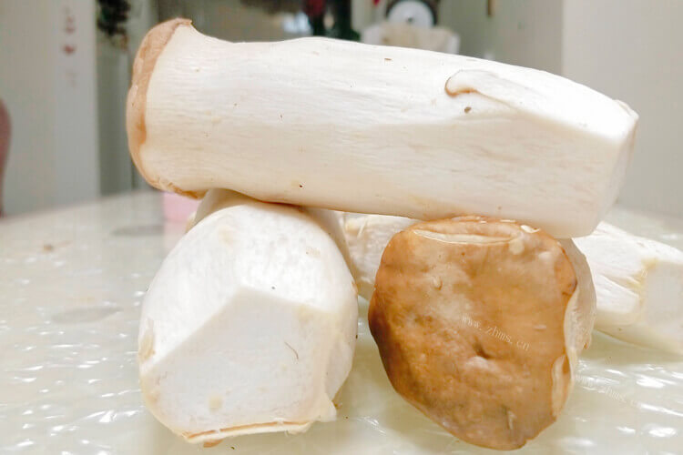 买了杏鲍菇回来吃，问一下杏鲍菇炒熟发苦为什么？