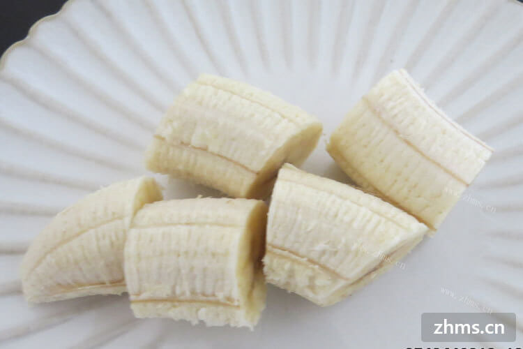 吃了香蕉感觉扔香蕉皮特别浪费，问一问香蕉皮的作用是什么？