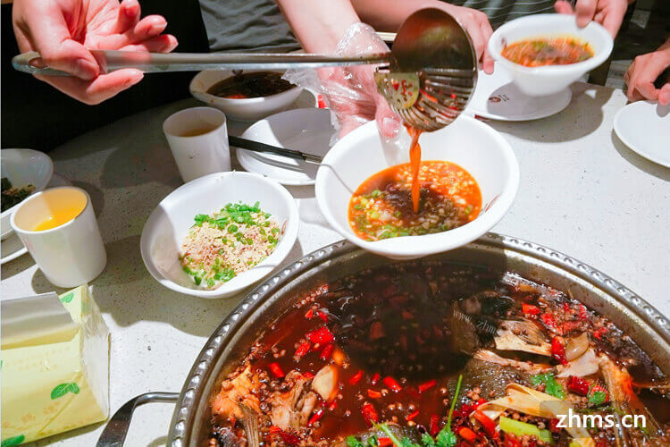 菌汤火锅北京加盟费多少钱？贵不贵。