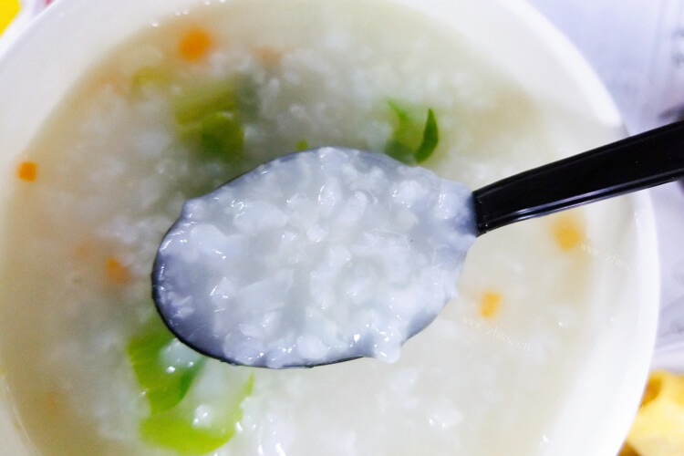 买了一些绿豆粥，绿豆粥配什么菜吃最合适？