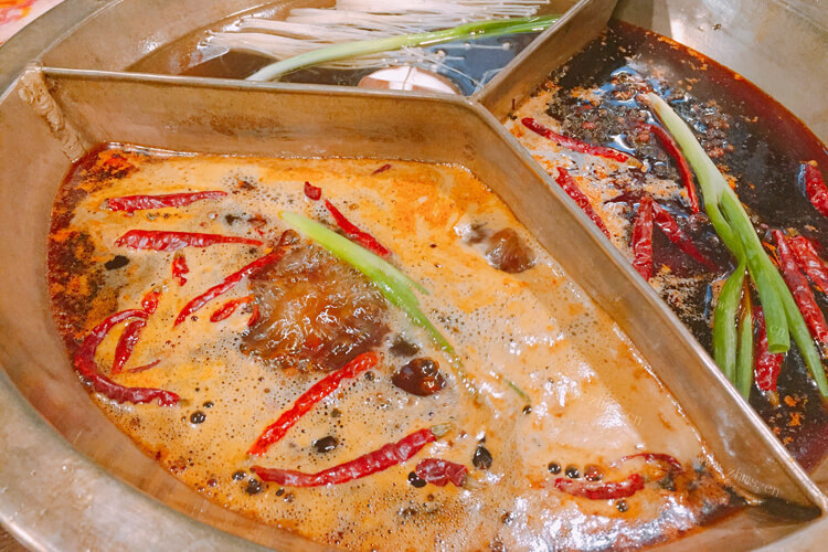 听说最近新开了一家川渝鸭掌门火锅，想知道好不好吃？
