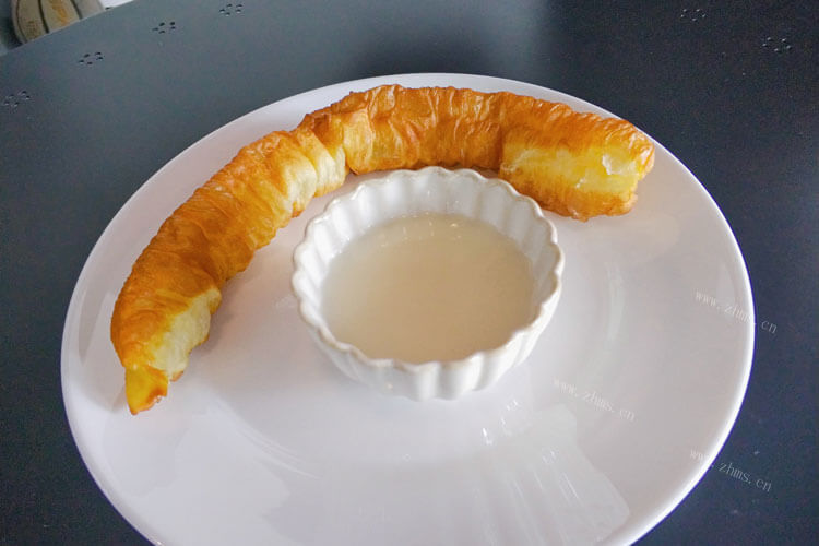 豆浆油条的历史已经有很长时间，豆浆油条最早出现在哪个城市？