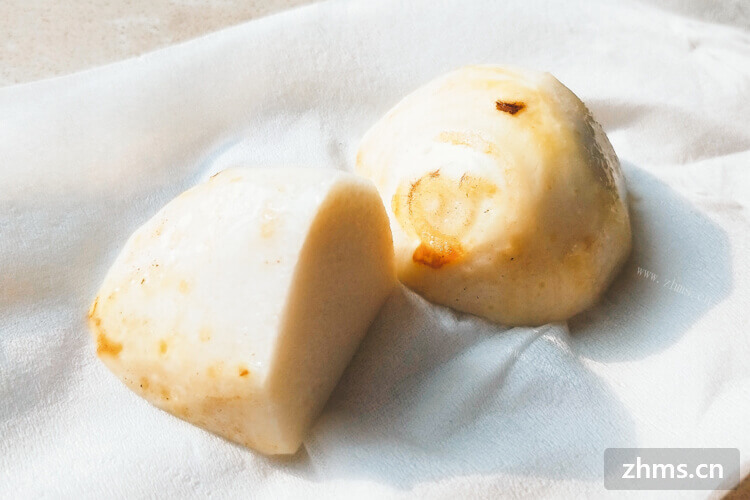 在家里蒸芋头，想知道如何切芋头蒸的比较快？