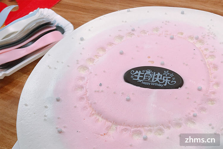 想做最火的网红美食拉丝蛋糕，请问拉丝蛋糕用什么原料做？