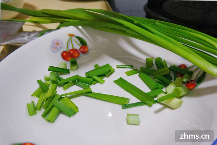 韭菜炒虾皮好不好吃呢？在制作韭菜炒虾皮的时候先炒什么呢？