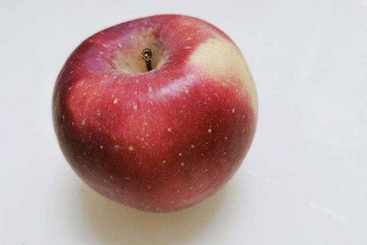 家里有苹果，请问苹果切块怎么保鲜不氧化？