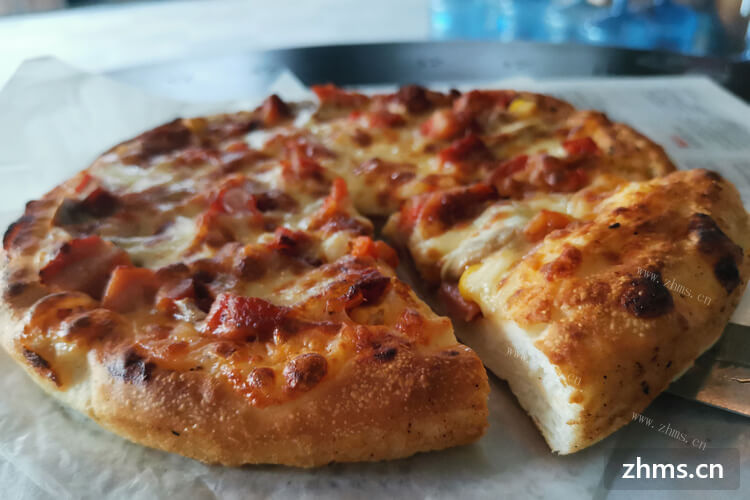 有人喜欢吃披萨的吗？比萨泛怎么样？