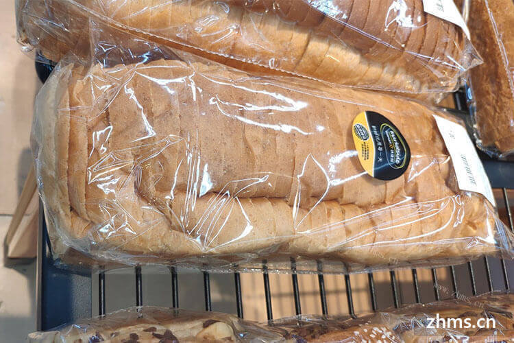 现在市场上真的好多的面包，有人清楚吐司的热量吗