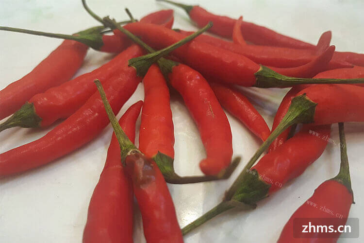 想吃酸辣椒了，酸辣椒的腌制方法是什么？