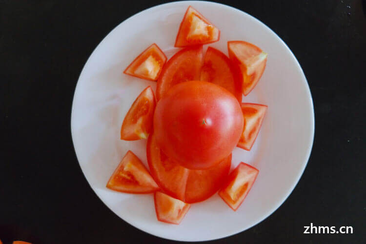 西红柿和青椒能一起吃吗？食用西红柿需要注意哪些点？