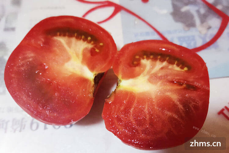 今天想做西红柿番茄汤呢，生的西红柿怎么扒皮呢？