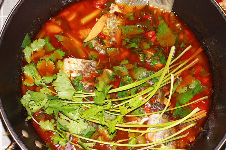 打算自己在家做酸菜鱼，想知道酸菜鱼酸菜的腌制方法
