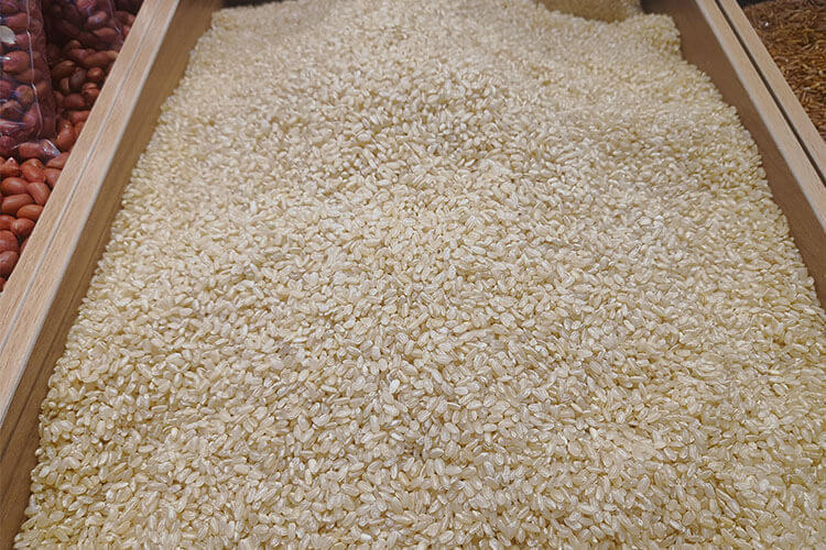 想买一些糙米，糙米和普通大米的区别？