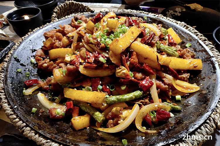 干锅与干煸菜肴的区别是什么？适合做成干锅的有哪些菜？