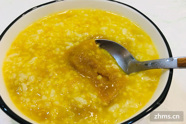 看电视上人家熬的小米粥金黄浓稠、款式多样，请问小米粥怎么做好喝？