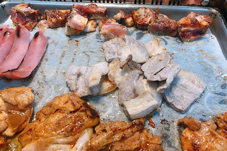 打算下午去吃重庆猫爪烤肉，有没有推荐的菜品？