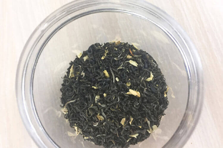 白桃乌龙茶英语翻译是什么呢？好不好喝呀？