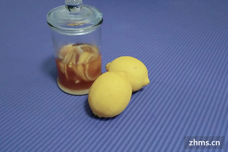 柠檬片泡水的方法，五分钟教你正确泡柠檬