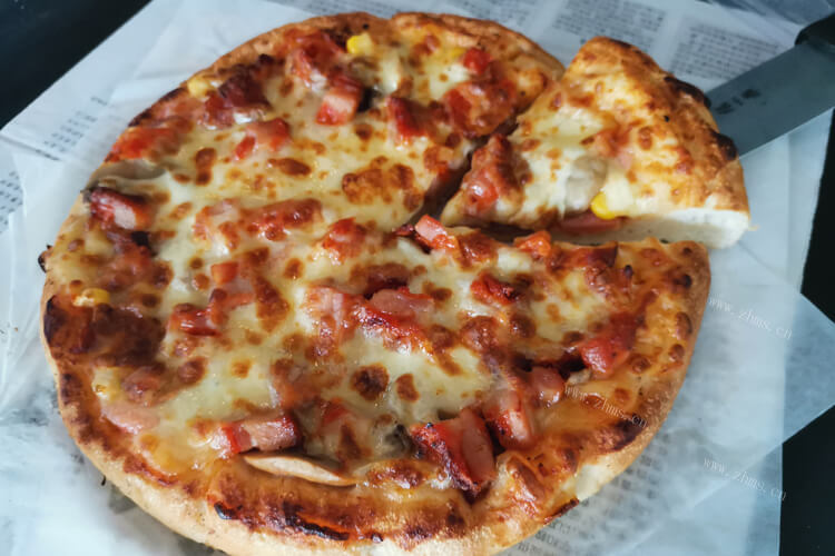 合肥爱八寸披萨份量大不大呢？够几个人吃呢？