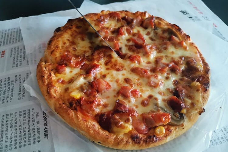 要做培根披萨吃，培根披萨材料有哪些？