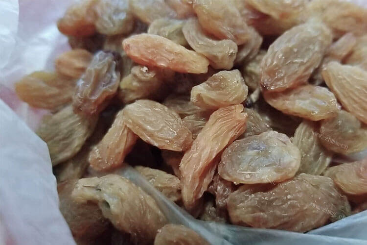 去买葡萄干，黑色葡萄干叫啥名？