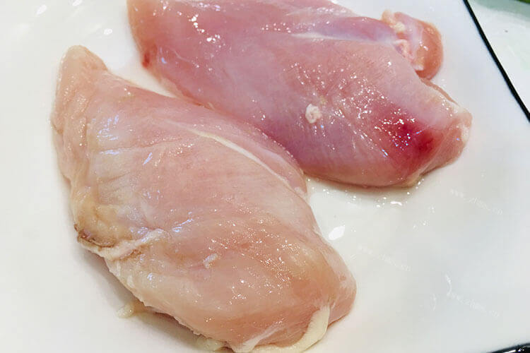 把鸡胸肉烘干做成鸡胸肉干，1公斤鸡胸肉烘干后还剩多少？