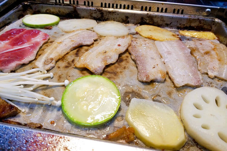 去吃了烤肉，青瓦台韩式纸上烤肉好不好？