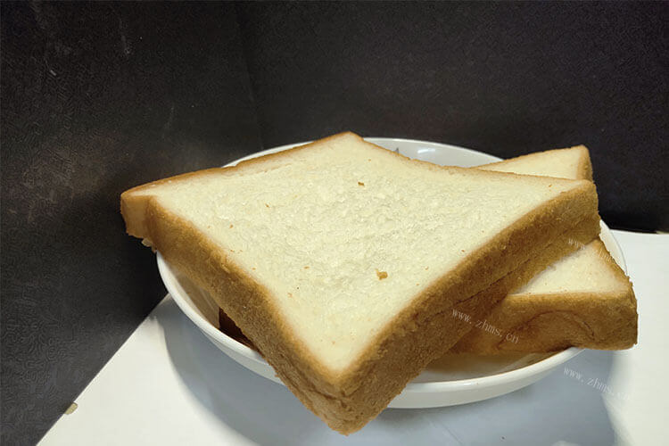 想要烤面包吃，450克吐司面包烘烤时间和温度是多少呀？