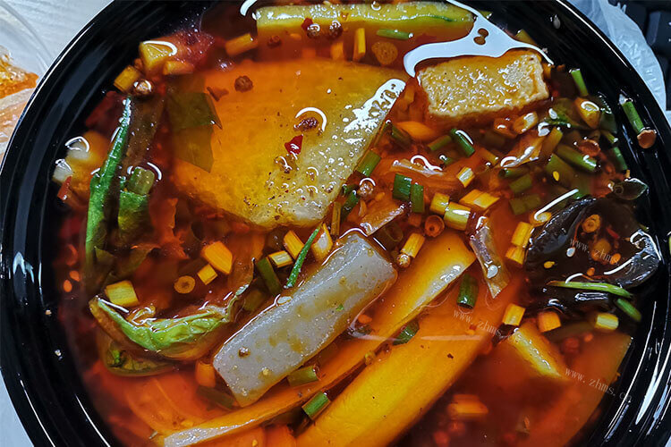 火锅汤料可以做麻辣烫吗，可以放什么菜？