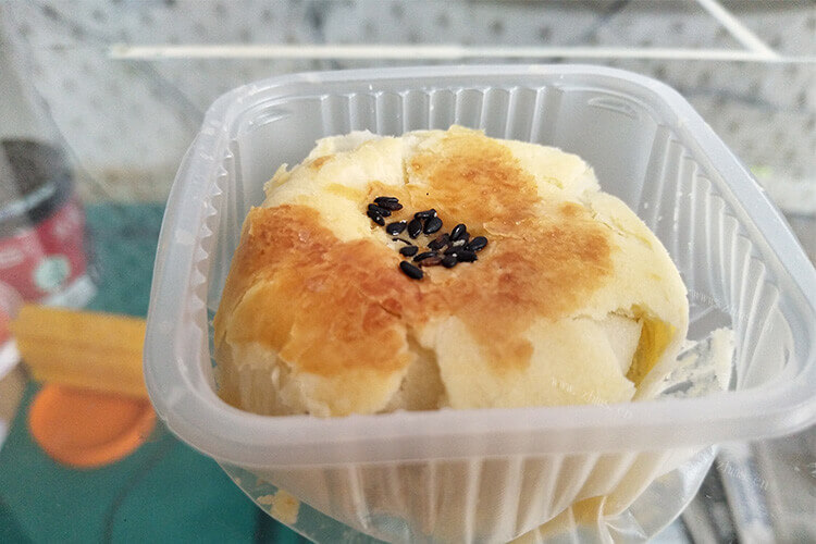 蛋黄酥放第二天皮就软了，应该咋办？