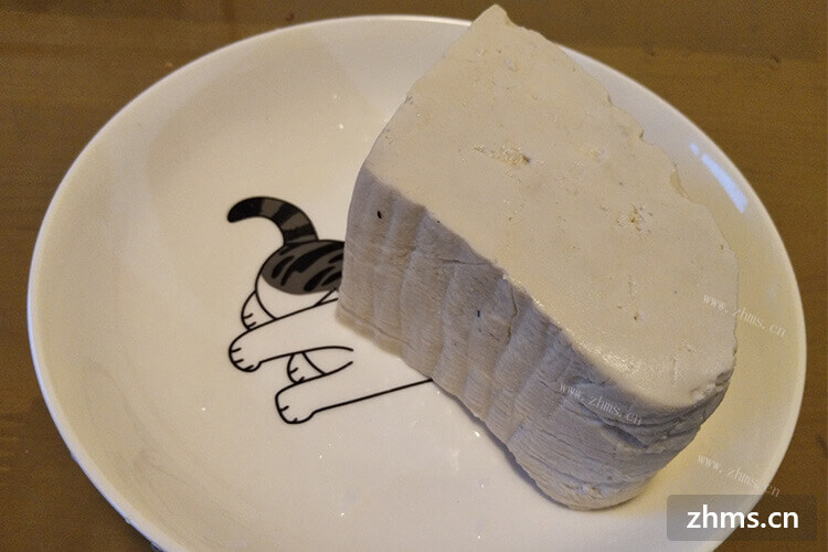 牛奶和豆腐都是补钙的好东西，请问牛奶可以和豆腐一起吃吗？