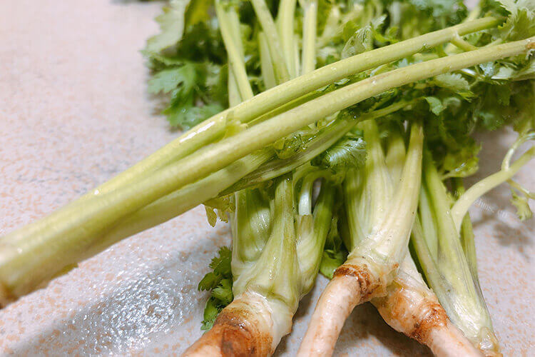 香菜和盐须是同一种菜吗？香菜为什么叫盐须？