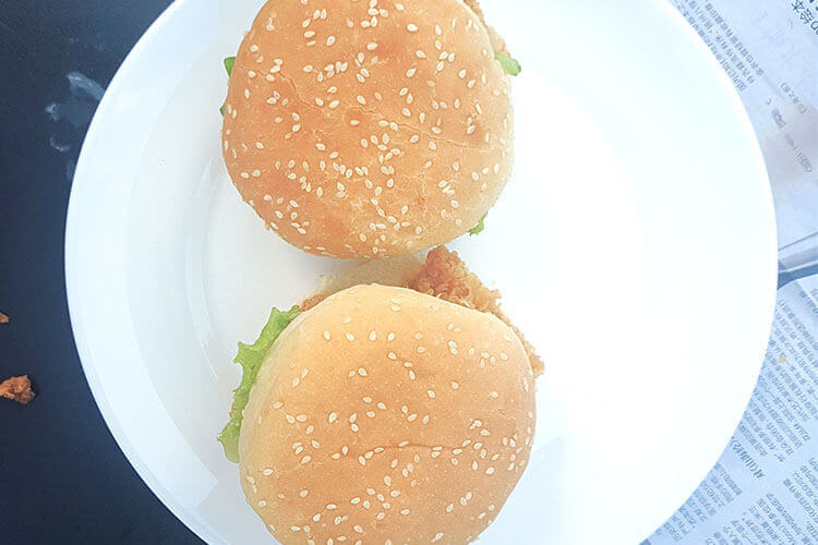 想要吃汉堡了，汉堡配什么饮料好一些？