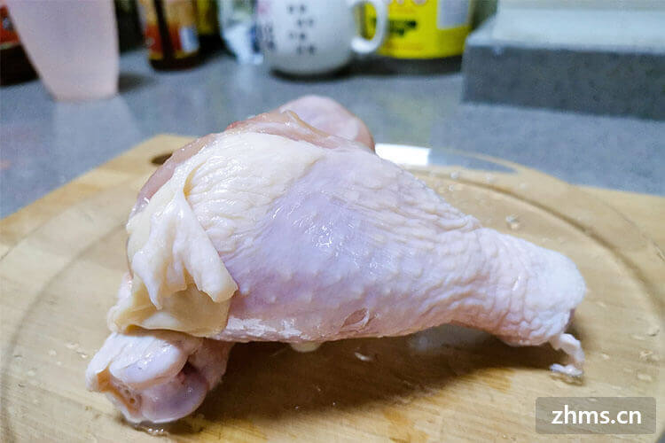 鸡腿是冷水下锅还是热水？鸡腿煮多久才能熟？