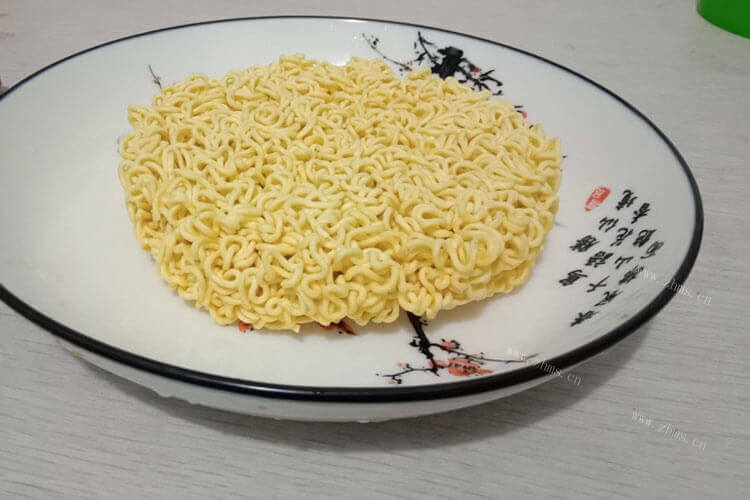 康师傅泡面保质期一般多久，外包装有说明吗