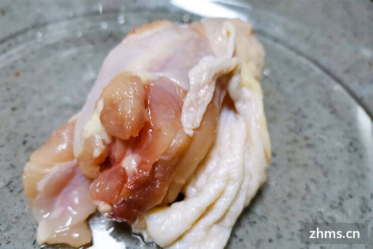 最近买了点鸡肉，想吃盐水鸡，请问盐水腌鸡肉怎么腌好吃？