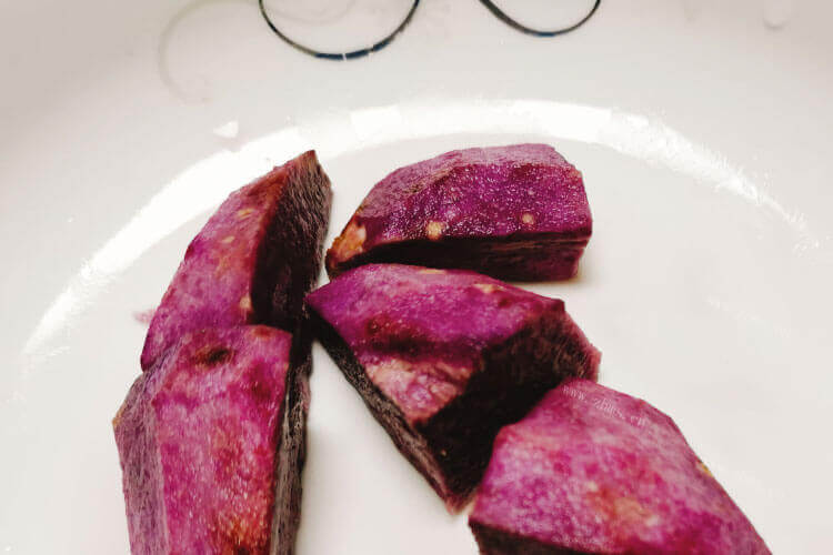 我的锅里面都是紫薯，蒸的紫薯好吃吗？