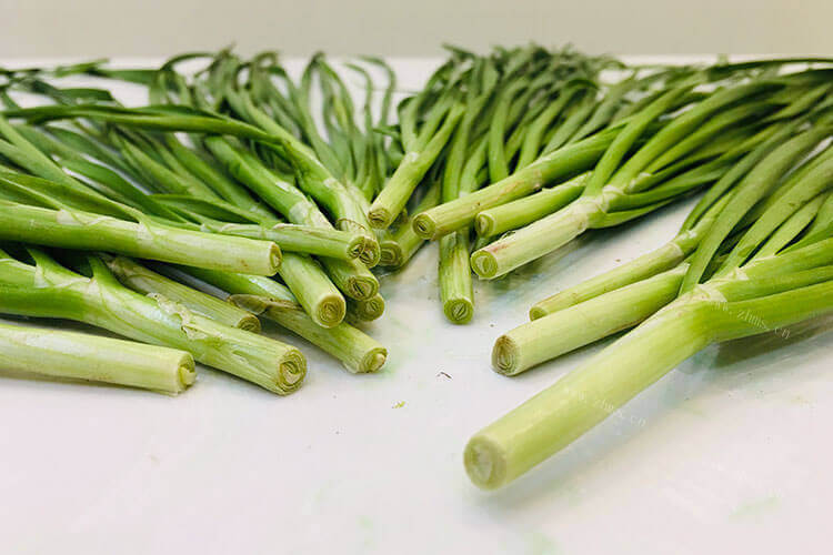 韭菜炒鸡蛋，韭菜炒多久才能熟？