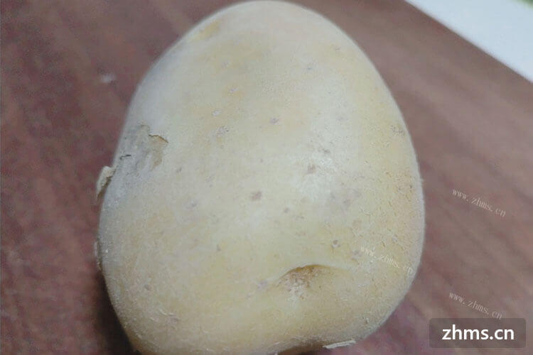 大家一般在土豆去皮之后怎么保存土豆呢？